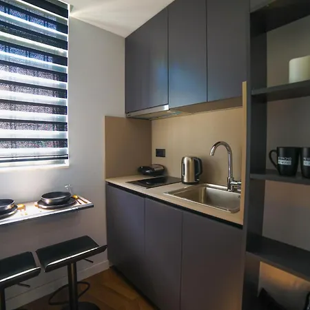 Matisse No18 - With Parking Tiran